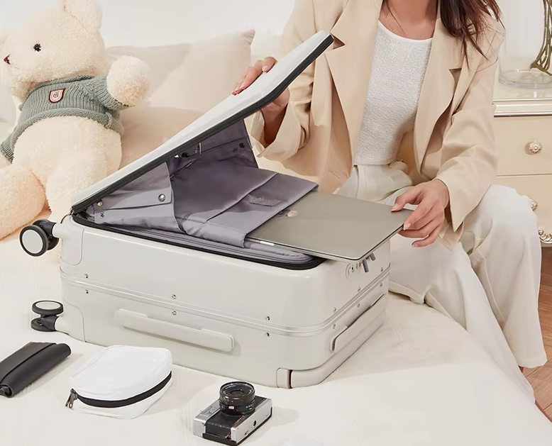 Quickly access electronics and important documents (fits up to 15.6” laptop).