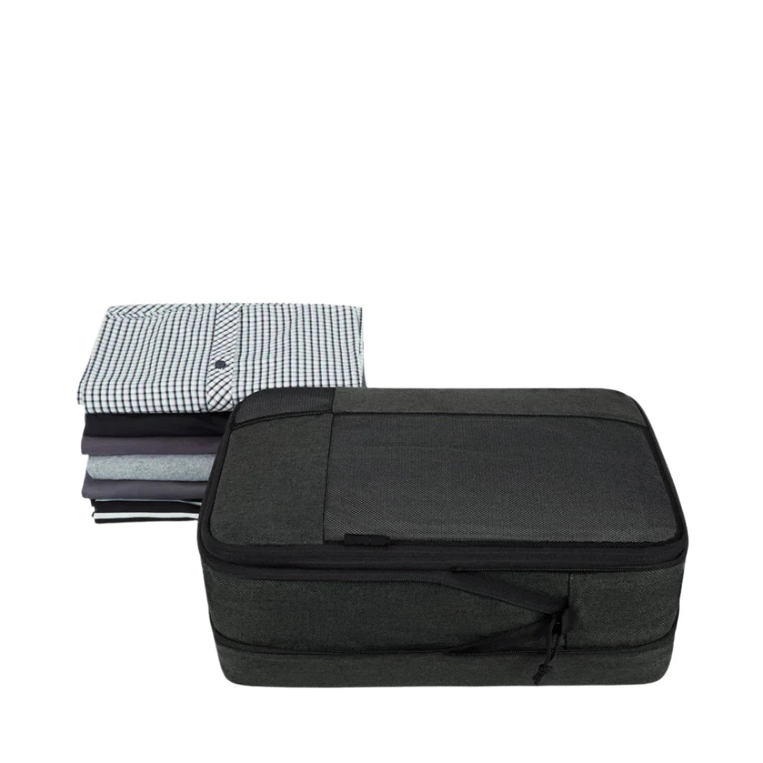 Our packing cubes offer a double-zip compression system that shrinks your clothes to save space and reduce bulk.